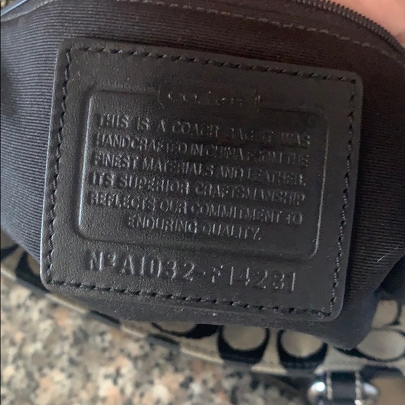 Classic Coach Handbag Purse Great condition - Picture 9 of 11